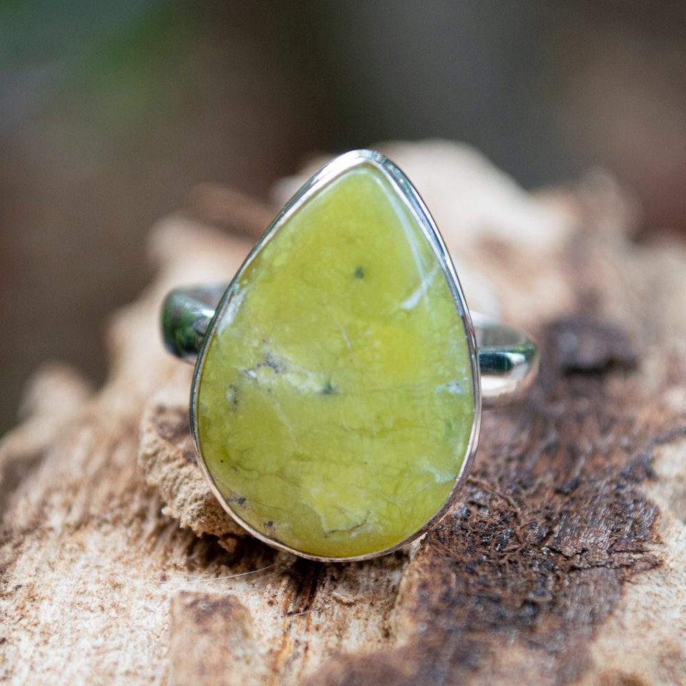 New Leaves Lizardite Silver Cocktail Ring Size 9